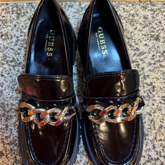 GUESS Black Patent Chain Loafer Platform Chunky Lug Sole Shoes 8.5M - Picture 5 of 8